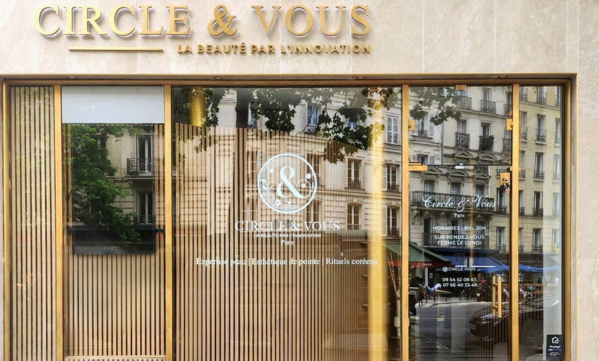 Image 4: Soin visage luminothérapie LED et / ou massage au choix à Paris