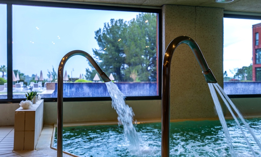 Image 9: Bienestar de lujo: spa para 2 con opción a masaje y menú en resort 4*