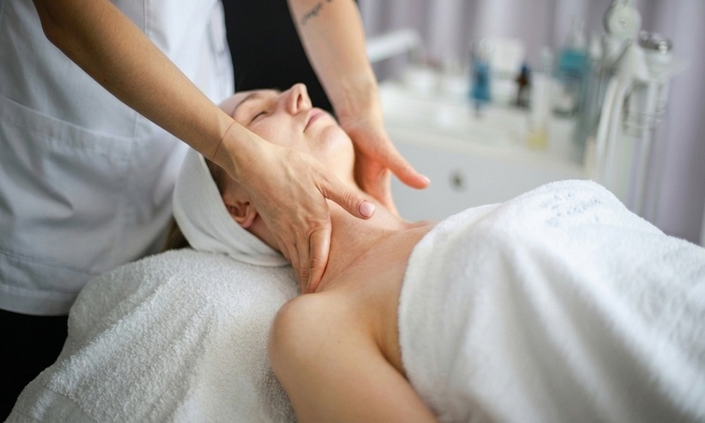 15 Minute Neck and Shoulder Massage and 45 Minute Korean Facial