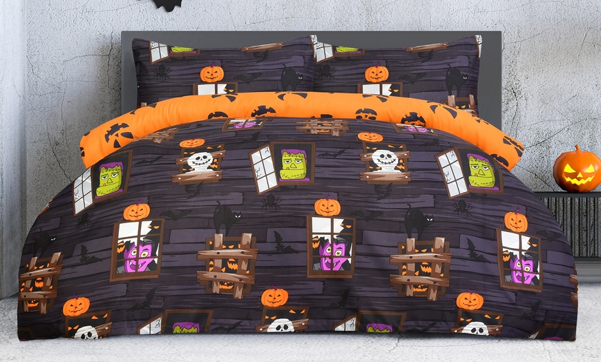 Image 1: Haunted House Duvet Set, Reversible Design