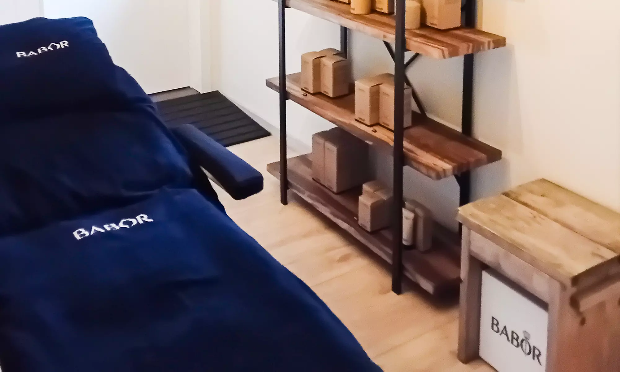 Stralen als nooit tevoren met een hydrafacial met optioneel rugmassage bij Babor in Hoogstraten, nu tot 60% korting - Image 2