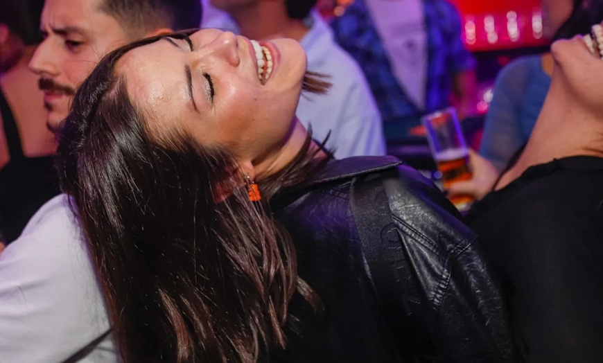 Image 8: Chin, chin: 2 horas de barra libre de cerveza para 1, 2 o 4 personas 