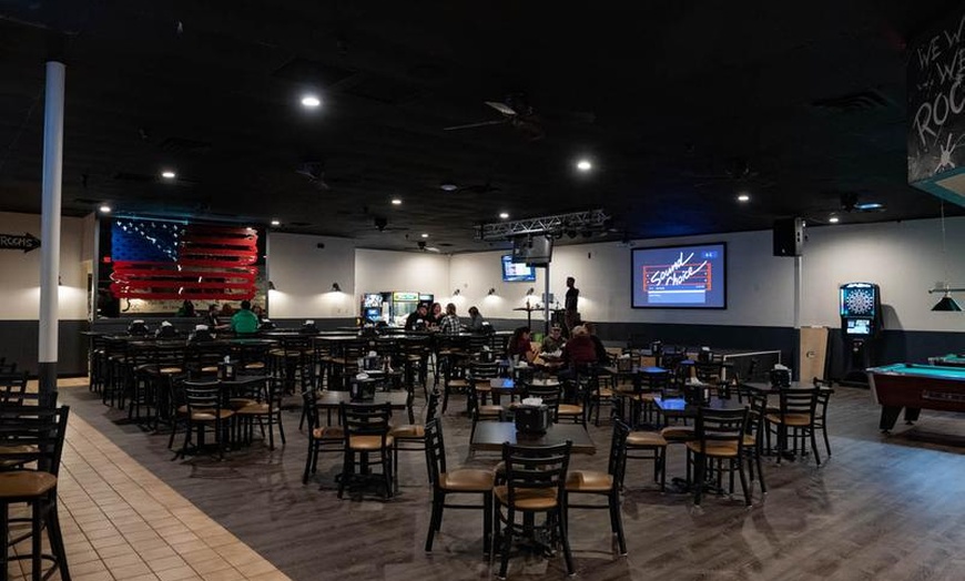 Image 3: 414 Pub & Pizza: $50 – $100 Toward Food & Drinks