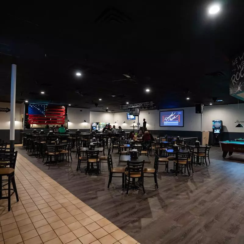 414 Pub & Pizza: $50 – $100 Toward Food & Drinks