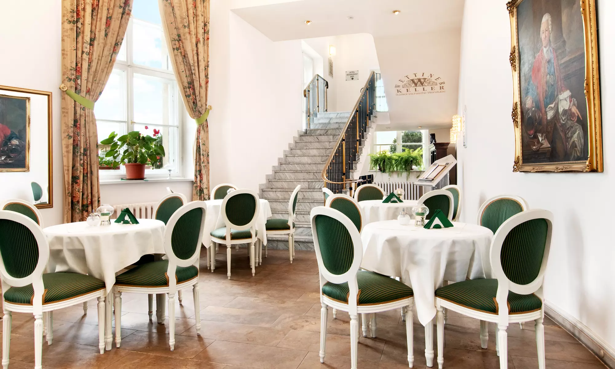 Genieße eine Stollenprobe aus der hauseigenen Hilton Bäckerei inkl. Heißgetränk für 1-2 Pers. (bis 28% sparen) - Second Medium