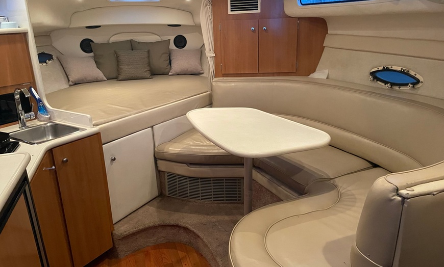 Image 4: Private Yacht Cruise: Chicago River or Lake Michigan for 7 Guests