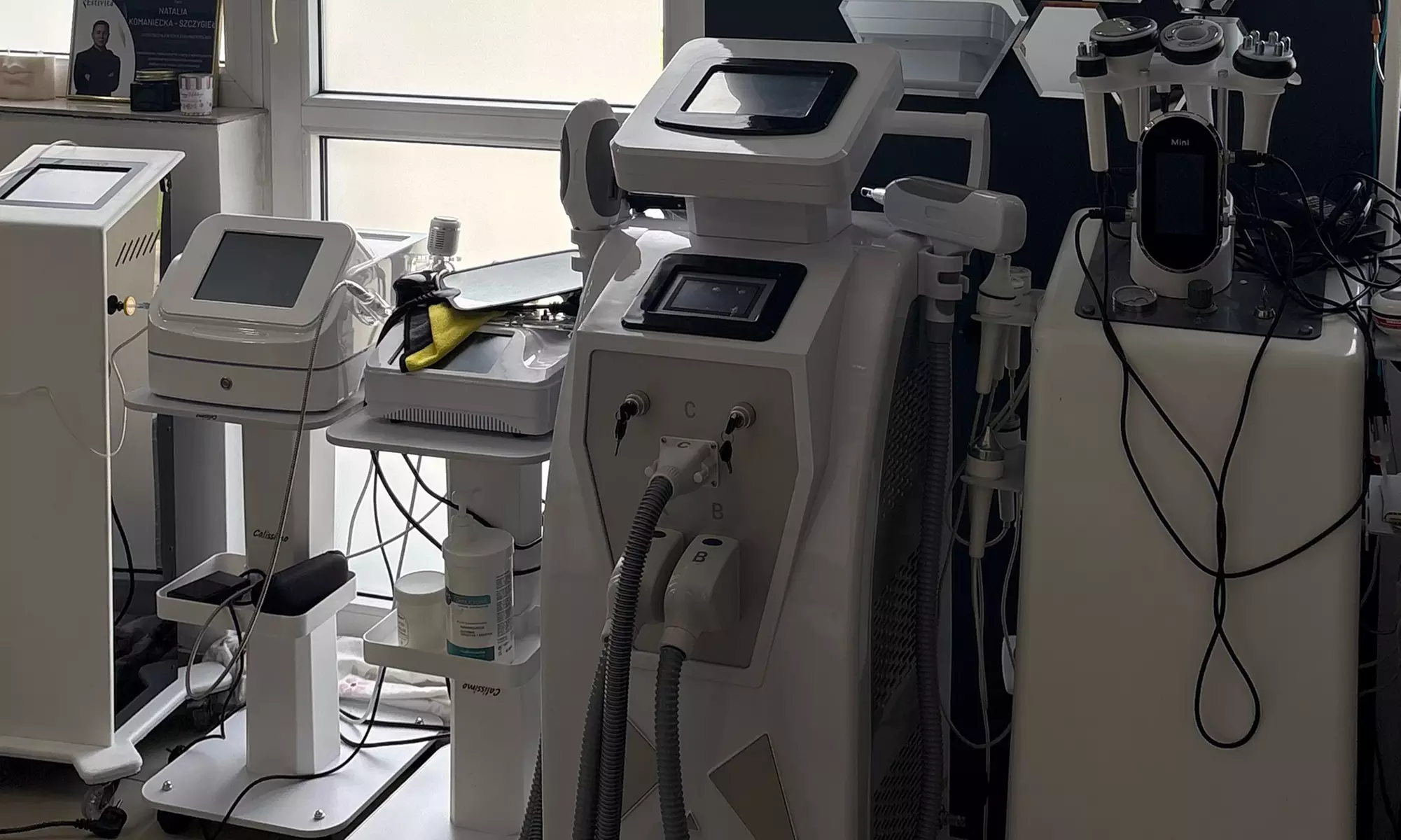 Zabiegi laserowe i karboksyterapia na wybrane partie twarzy i ciała
