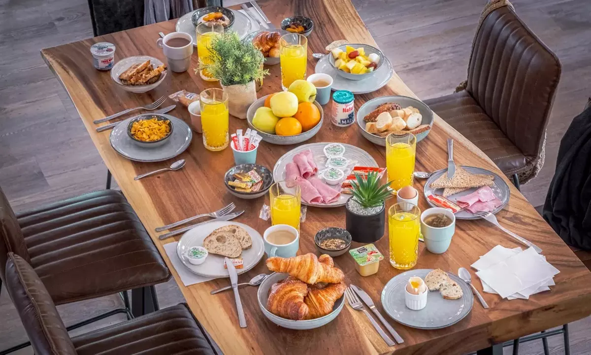 Angers Sud : chambre standard ou supérieure, option pdj et planche