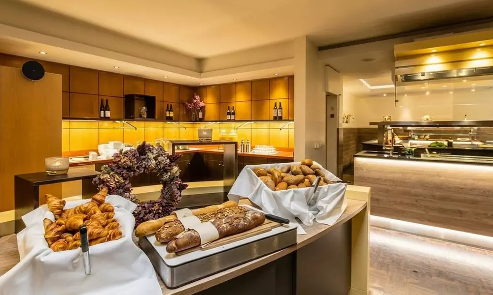 Deluxe-Sektfrühstück inkl. warmer und kalter Speisen für 1-4 Personen