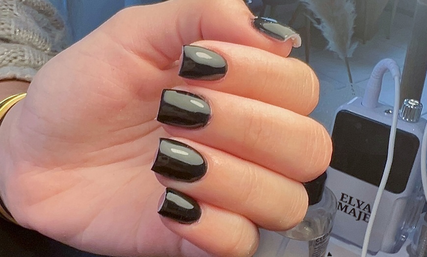 Image 8: Pose de vernis semi-permanent sur les mains et/ou les pieds