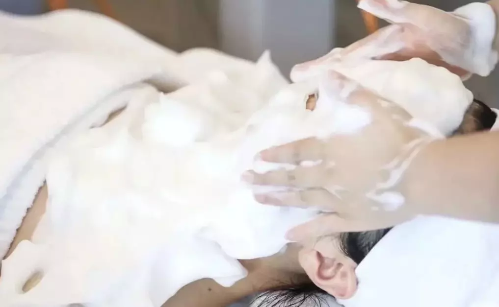 No Pain, All Glow: The Deep-Clean Facial Your Pores Need