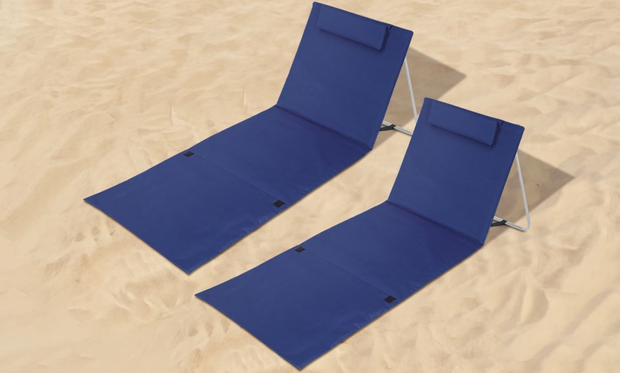 Image 3: Set de 2 matelas imperméable et pliable pour plage ou piscine