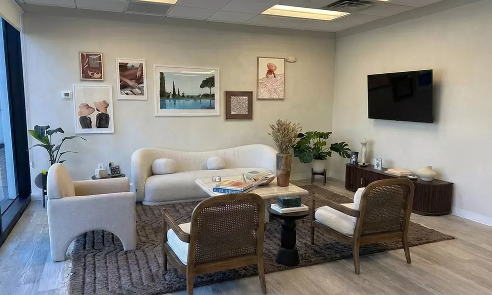 One Signature or Deluxe HydraFacial Treatments for Glowing Skin