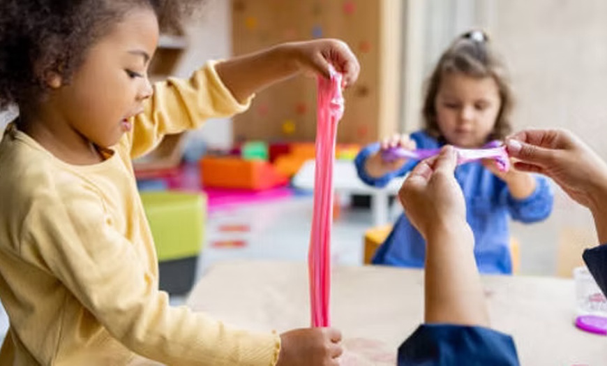 Image 1: Créer, personnaliser, s’amuser : atelier slime magique