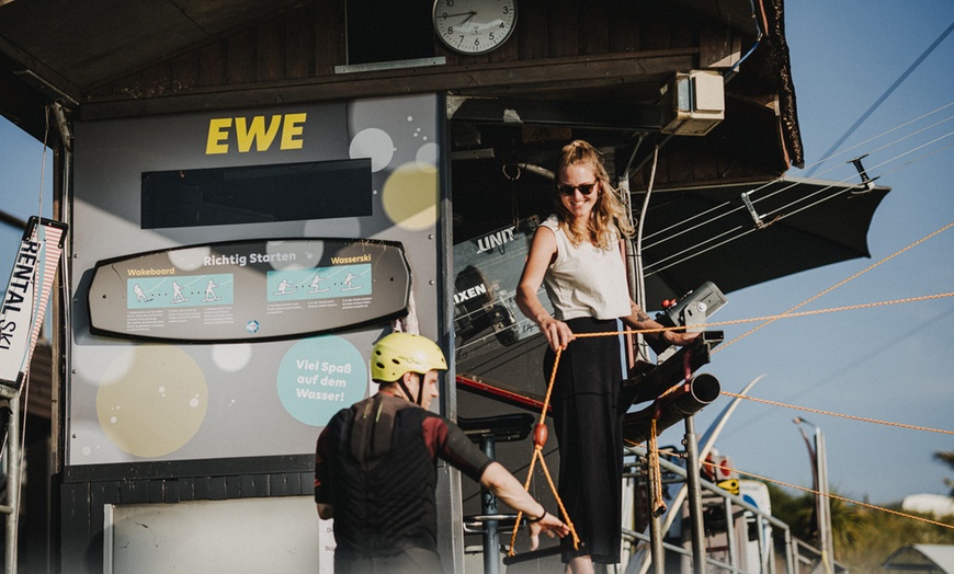 Image 4: 2-Std.- oder Tagesticket für Wakeboarden oder Wasserski für 1 Person