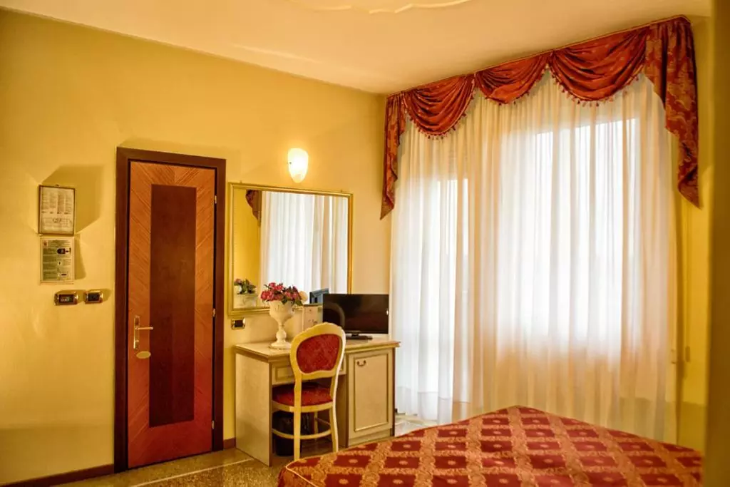 Abano Terme 4*: Smart Room con mezza pensione e piscine termali