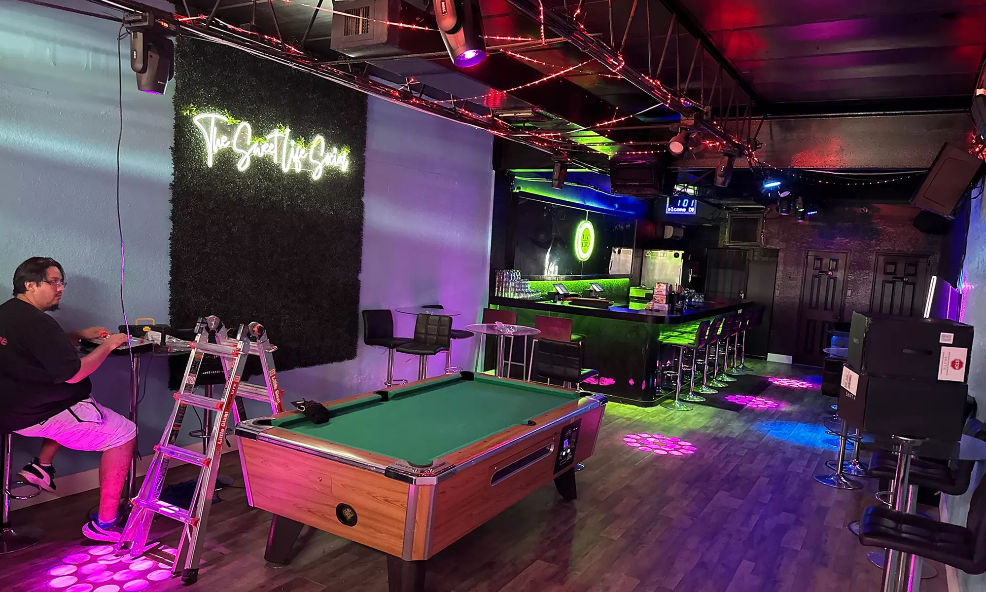 Food & Drink Specials with Wings, Fries, Hookah & Draft Beer