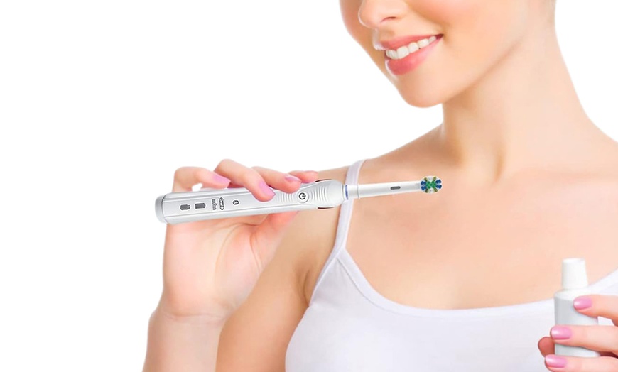 Image 3: Replacement Toothbrush Heads for Oral-B: 4 or 8 Pieces