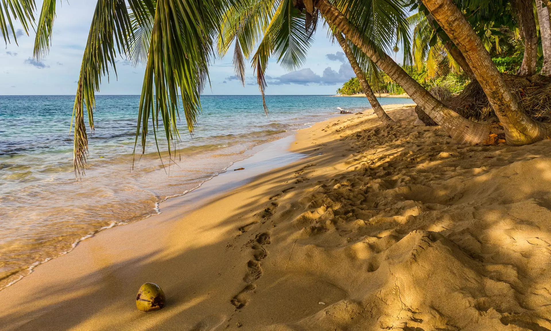 ✈ 12-Day Ultimate Costa Rica RoadTrip w/ Air, Hotel & Car from Worldee