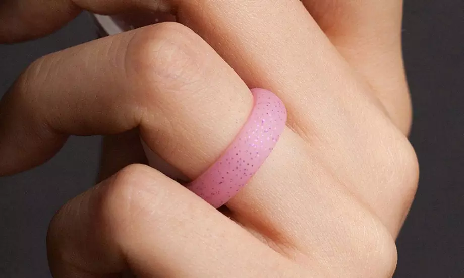 7 Pack Women's Silicone Wedding Bands Set Colorful Rubber Rings