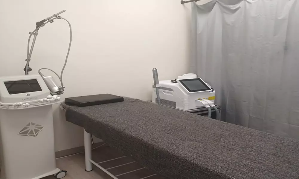 Peeling facial Hollywood peel con mascarilla de carbón activo y láser