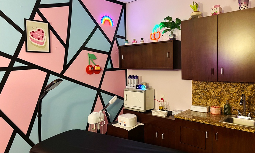 Image 2: Smooth Confidence: Bikini, Brazilian & Full Leg Waxing