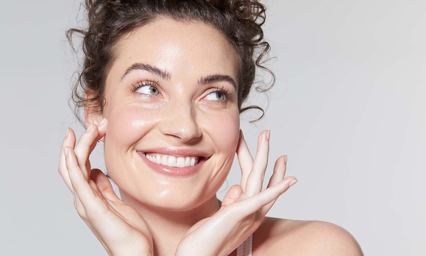 Image 3: Refresh Your Look with Kensington Glow's Signature Hydrafacials