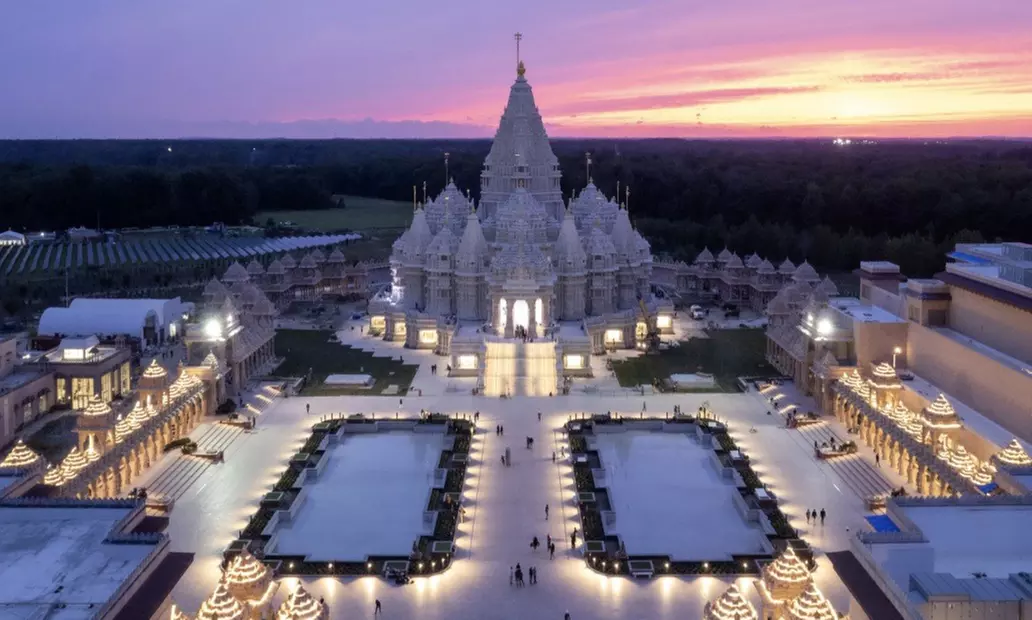 Stress-Free Roundtrip Bus Journey to Akshardham Temple from NYC