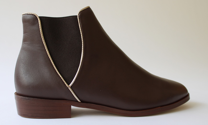 Image 5: Women's Flat Leather Boots