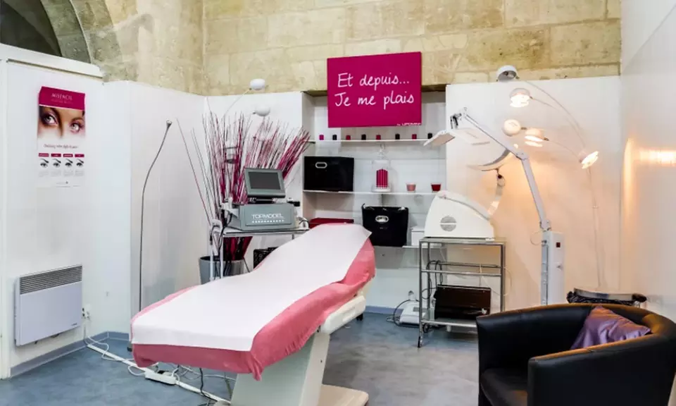 Jusqu'à 44% de remise sur Cils chez EstheBeauty