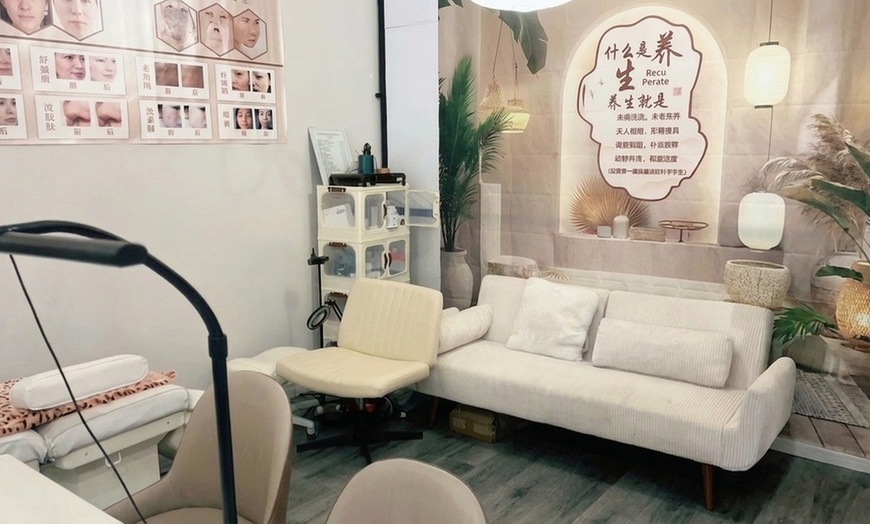 Image 3: 1 or 2 60 or 90 Minute Swedish or Deep Tissue Massages with Hot Stones