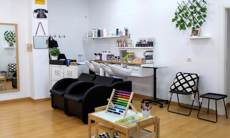 Image 6: Sesión de peluquería con mascarilla, corte, tinte, mechas y peinado