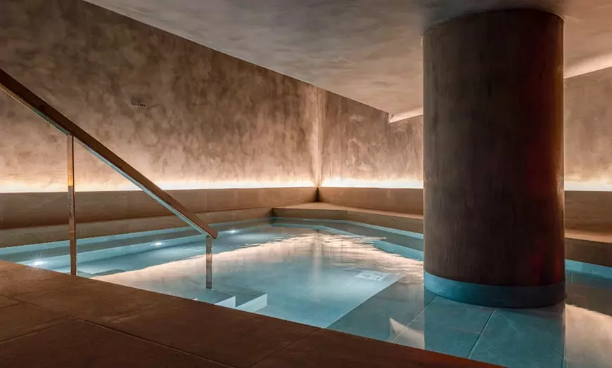 Image 1: Acceso a spa con opción a masaje de 25 minutos para 1 o 2