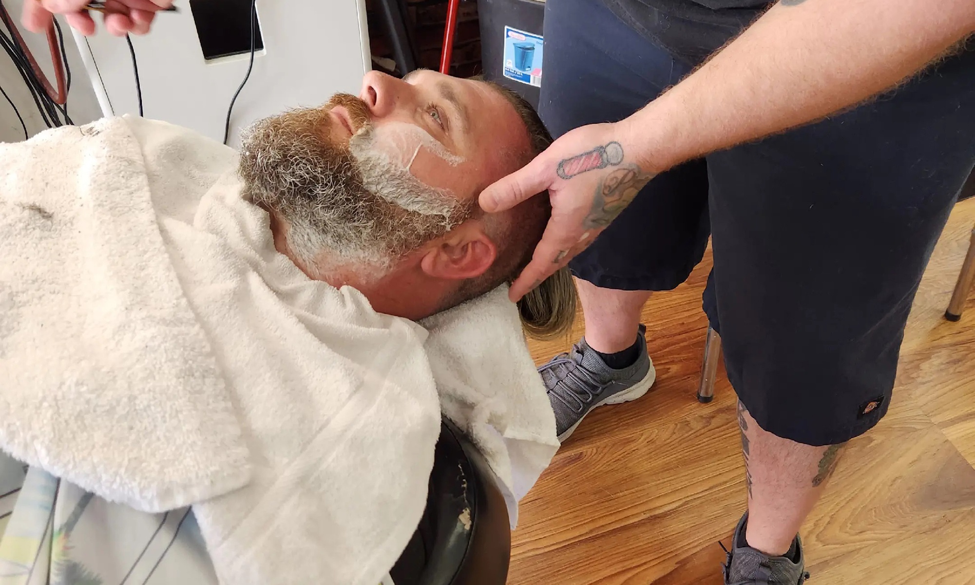 Men Grooming for a Sharp Look: Haircuts, Beard Trim, Facials or More