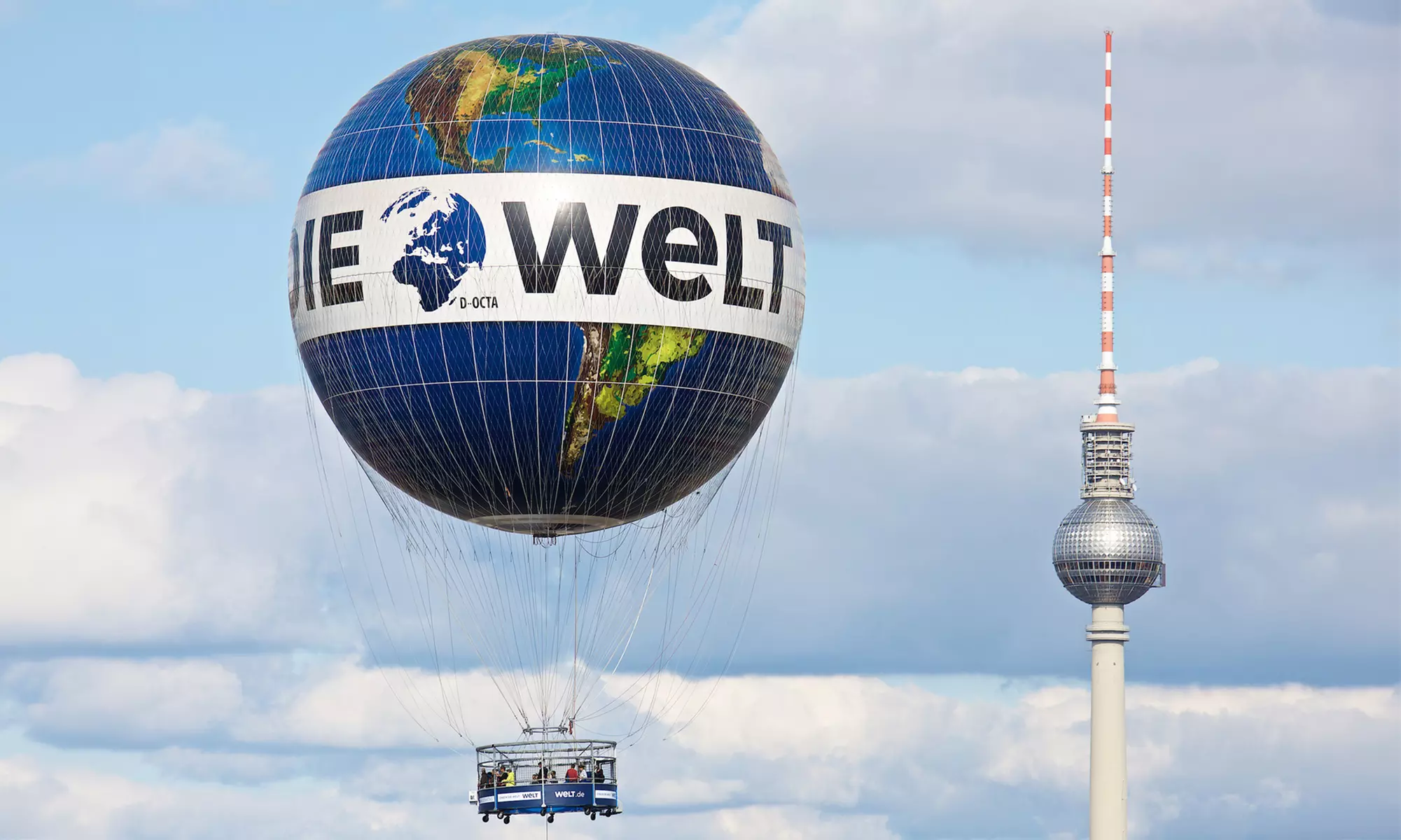 2 Tickets für WELTBALLON mit spektakulärem Panorama-Blick auf Berlin