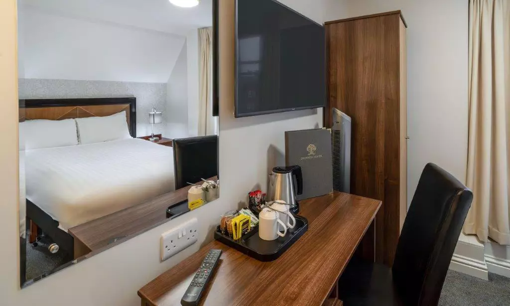 4* Norfolk: Standard Double or Twin Room Stay with Breakfast & More