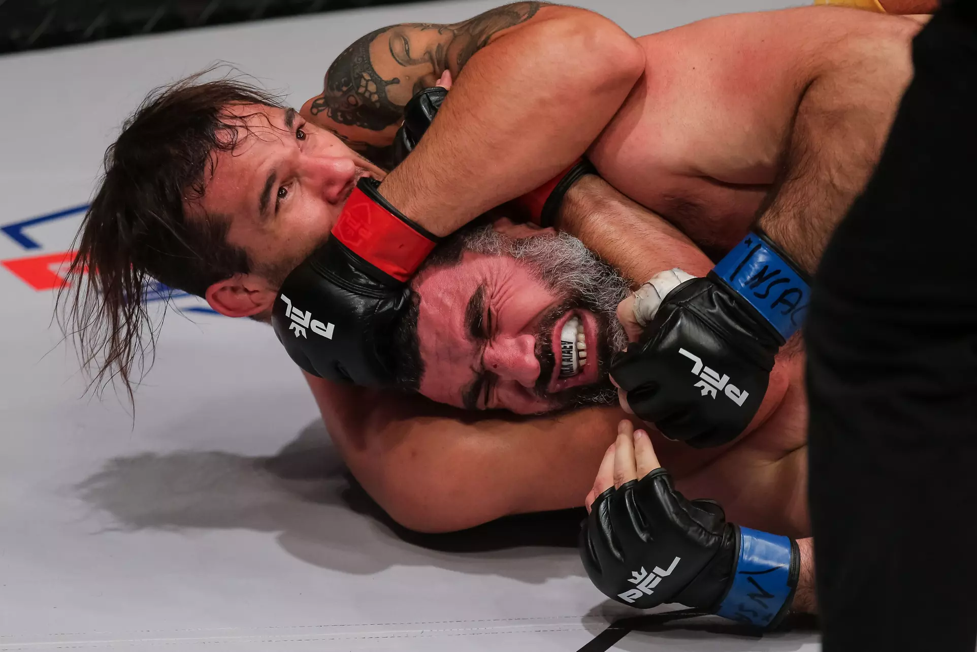 Professional Fighters League MMA Championship on December 31 at 6 p.m.  - Second Medium