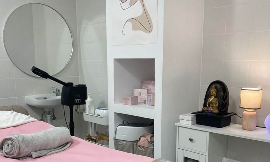 Image 3: Hollywood peeling con carbón activo y láser o limpieza facial prémium 