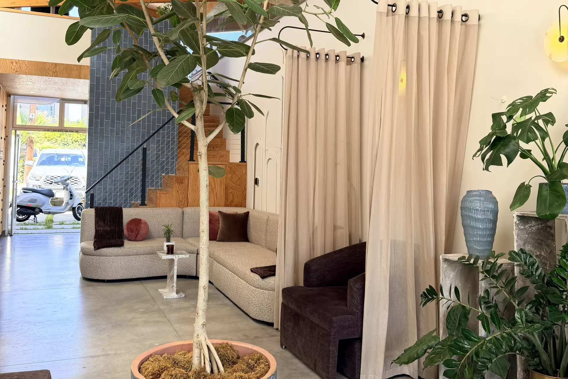 B-12 + MIC Vitamin Injections, Venice Myers, or NAD+ Injection