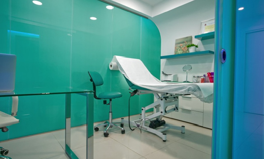 Image 6: Tratamiento de rejuvenecimiento: infiltración de hilos tensores PDO