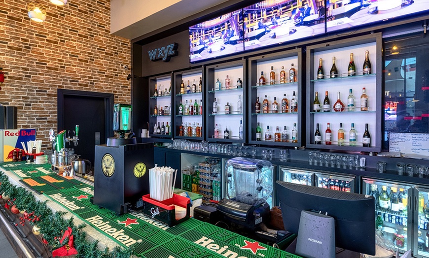 Image 2: Get 3, 6 or 12 House Beverages And Experience Live Music Fun