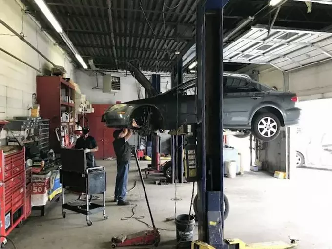 Up to 28% Off on Oil Change at Midwest Auto Care Inc