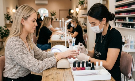 One Classic Manicure - Ana Oliveira studio