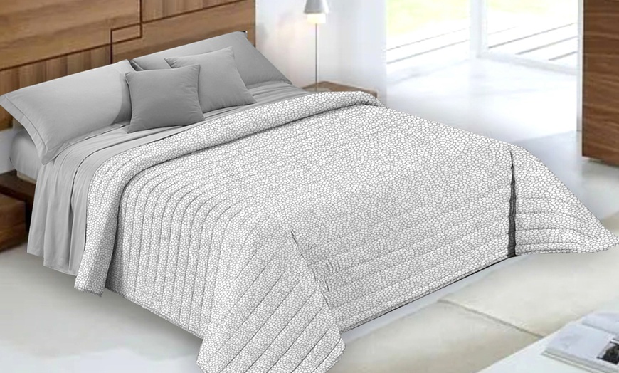 Image 2: Trapuntino estivo in microfibra Made in Italy