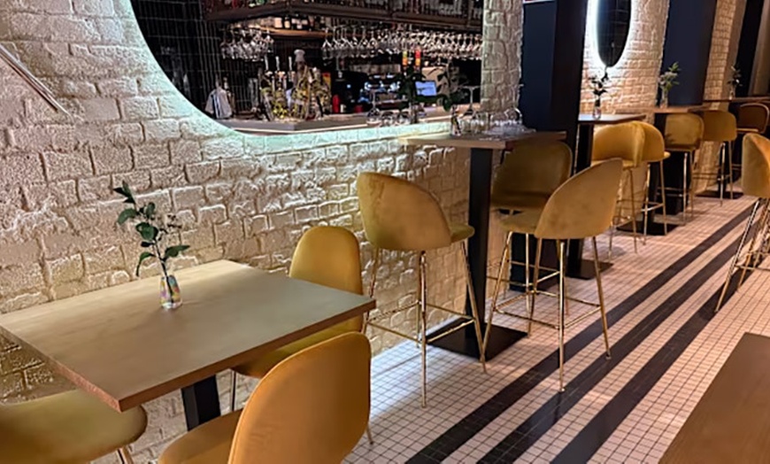 Image 9: Menú mediterráneo para 2 o 4 personas con postre y bebida en El Retiro