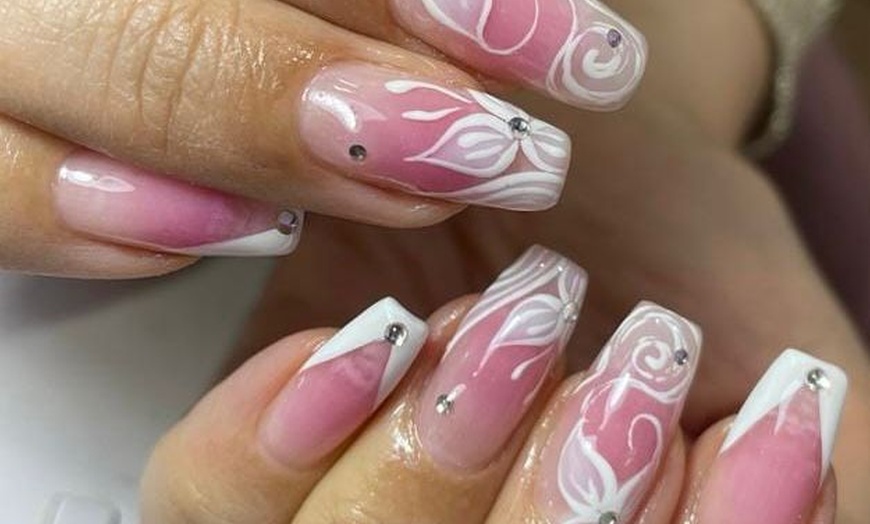 Image 8: Lash & Brow Lamination Treatments for Long-Lasting Definition