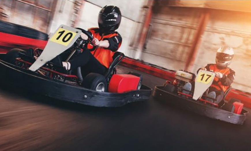 Image 1: Emocje na zakrętach! Gokarty w Motodrom – 8 minut adrenaliny