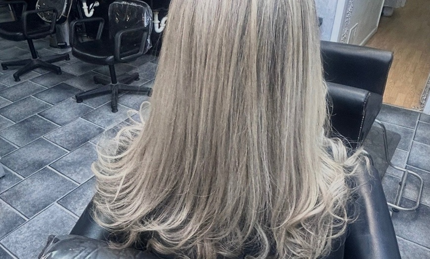 Image 2: Refresh Your Look: Haircut with Shampoo and Blowout