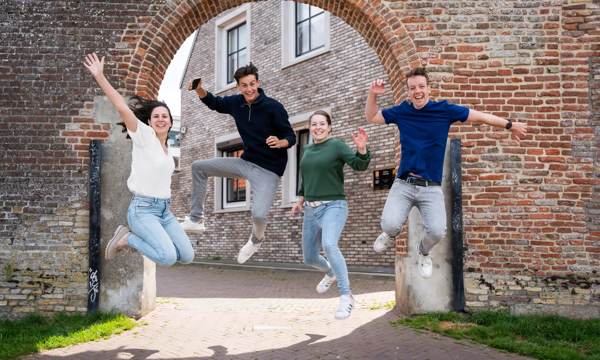 Save 51% on Exciting Escape Tours! Choose from Over 20 Cities across the UK and Start your Adventure Anytime! - Second Medium