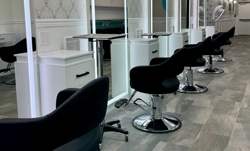 Image 2: Women's Blowout or Haircut + Conditioning + Opt Style & Single Process